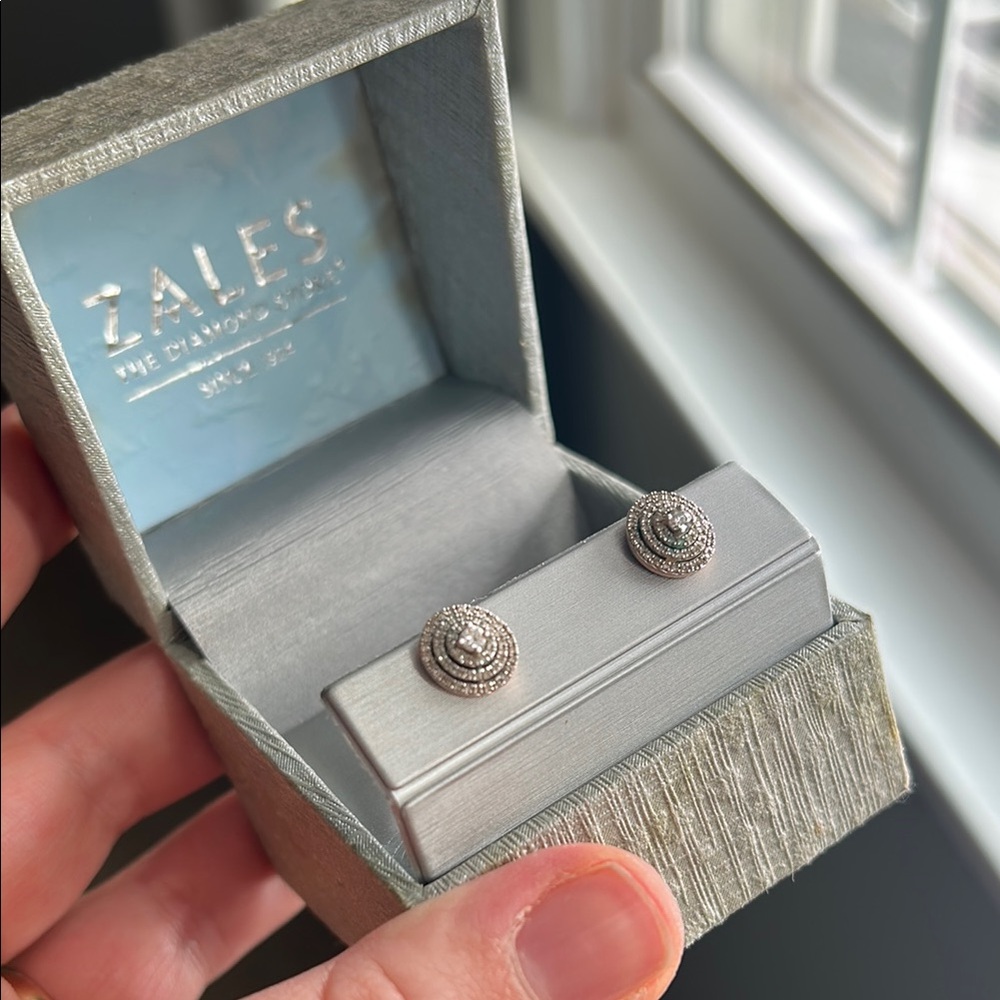 Zales 0.25ct Diamond 💎 Earrings